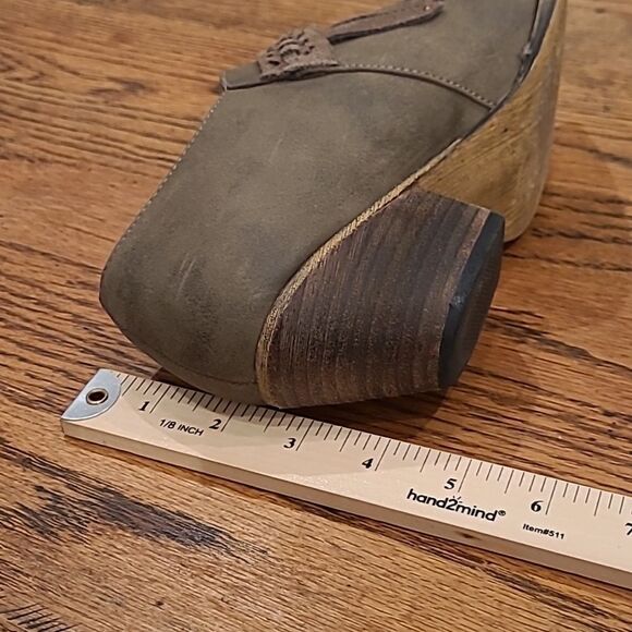 Very Volatile Los Angeles sz 7 bootie ankle boot, Western flare - Picture 10 of 11